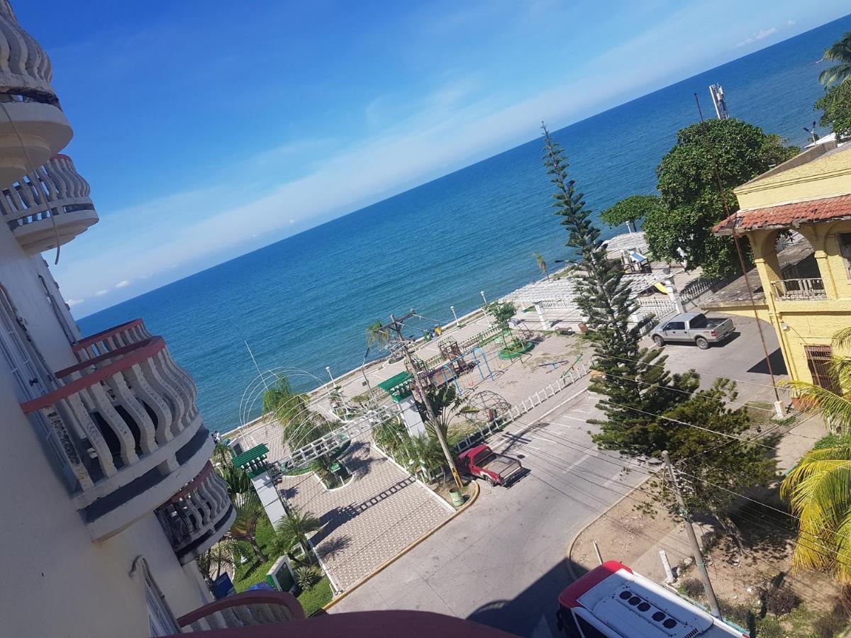 Hotel Art Deco Beach La Ceiba Extérieur photo