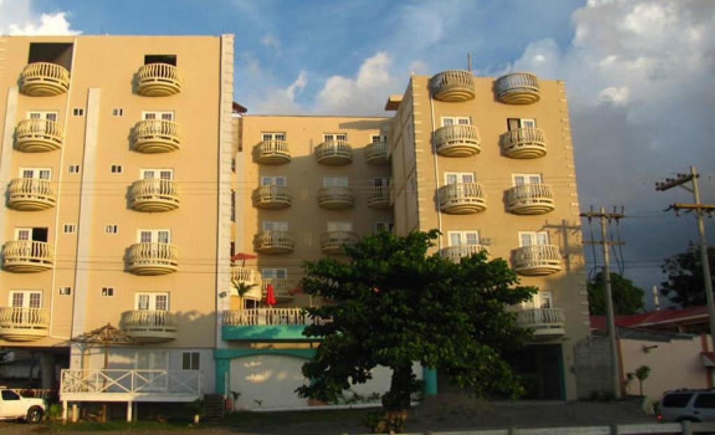 Hotel Art Deco Beach La Ceiba Extérieur photo