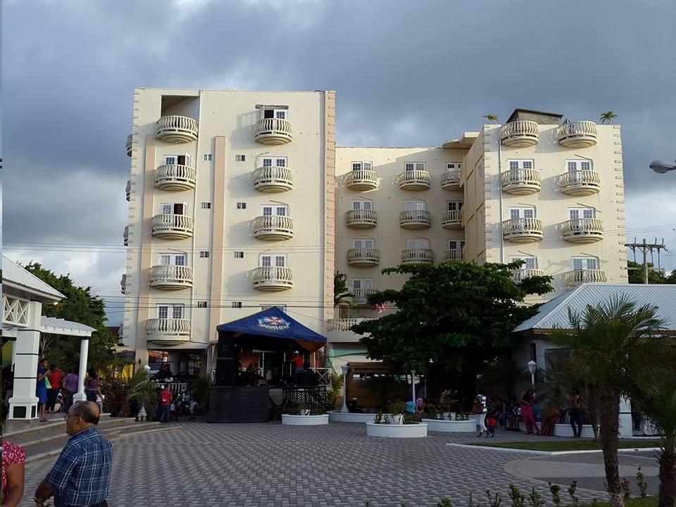 Hotel Art Deco Beach La Ceiba Extérieur photo