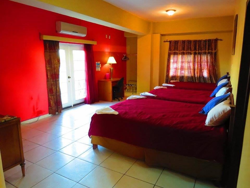 Hotel Art Deco Beach La Ceiba Extérieur photo
